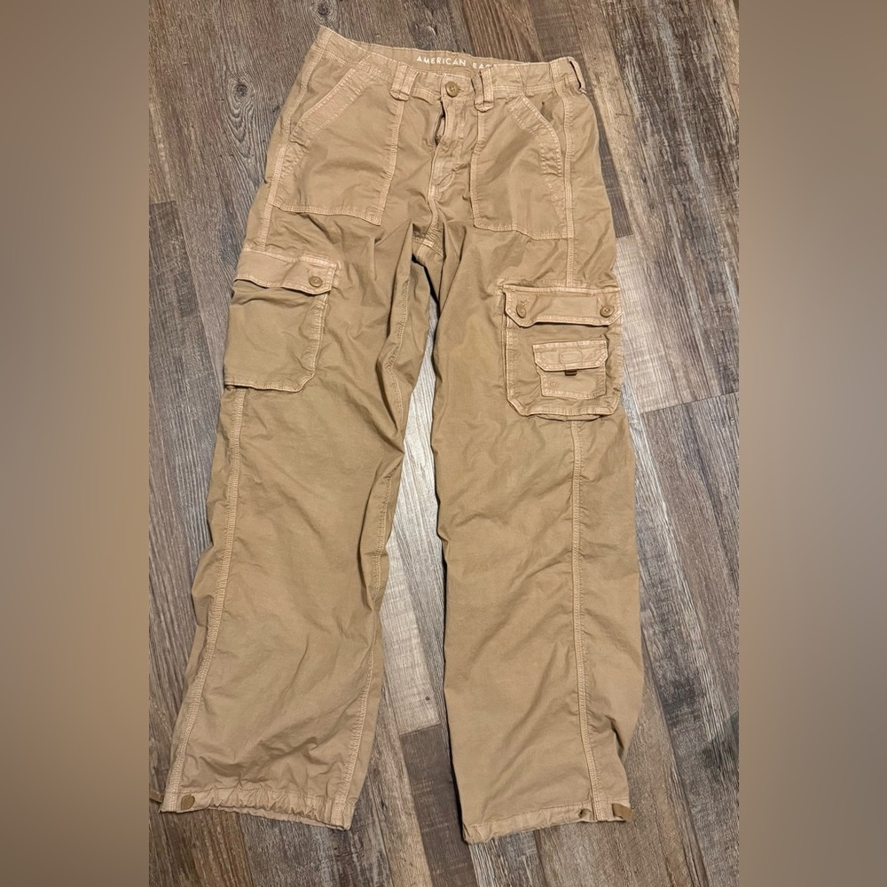 American Eagle Outfitters Khaki Cargo Pants/Joggers - size 8 Long